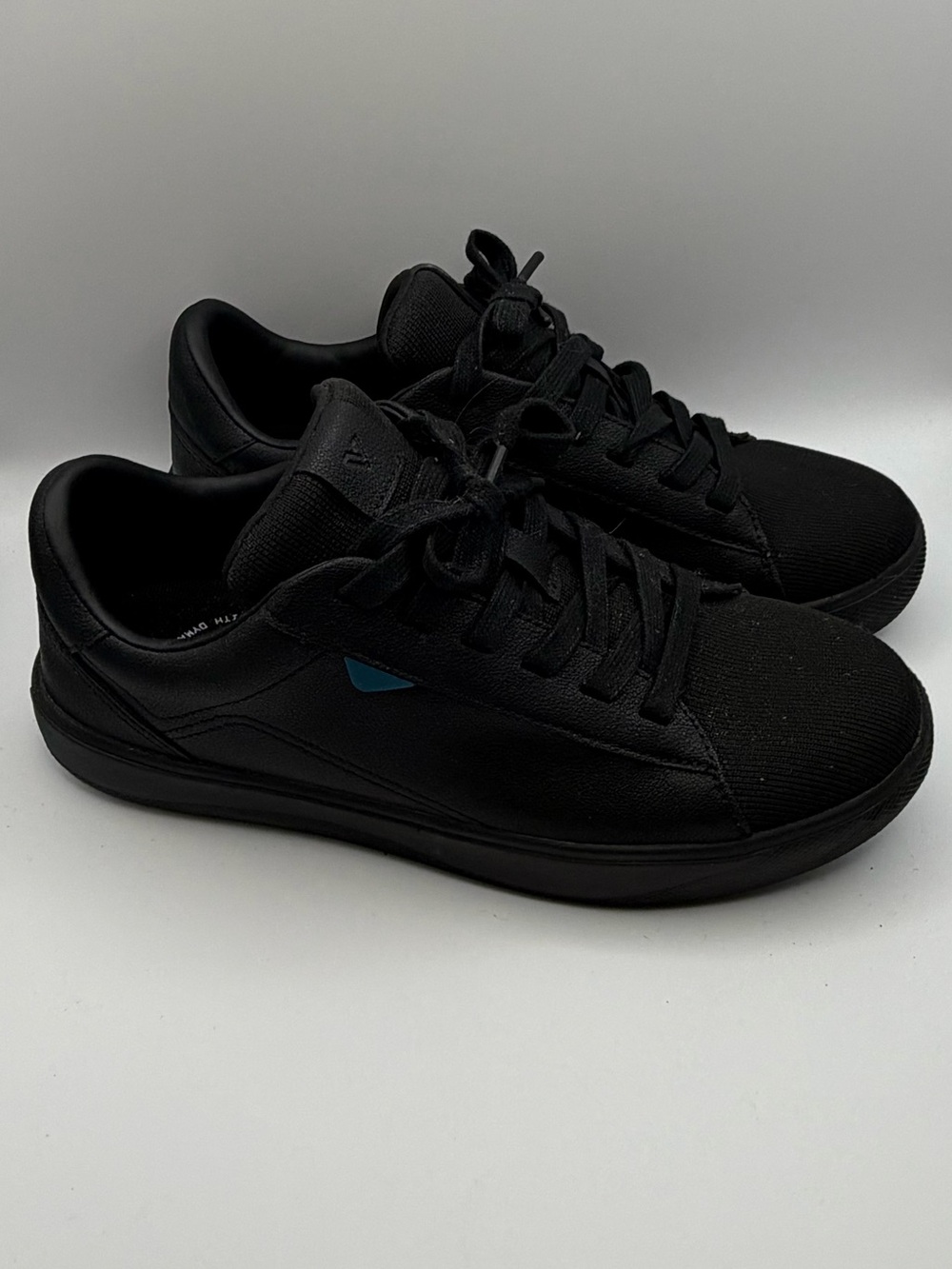 Vessi Soho Sneaker - Asphalt black on black